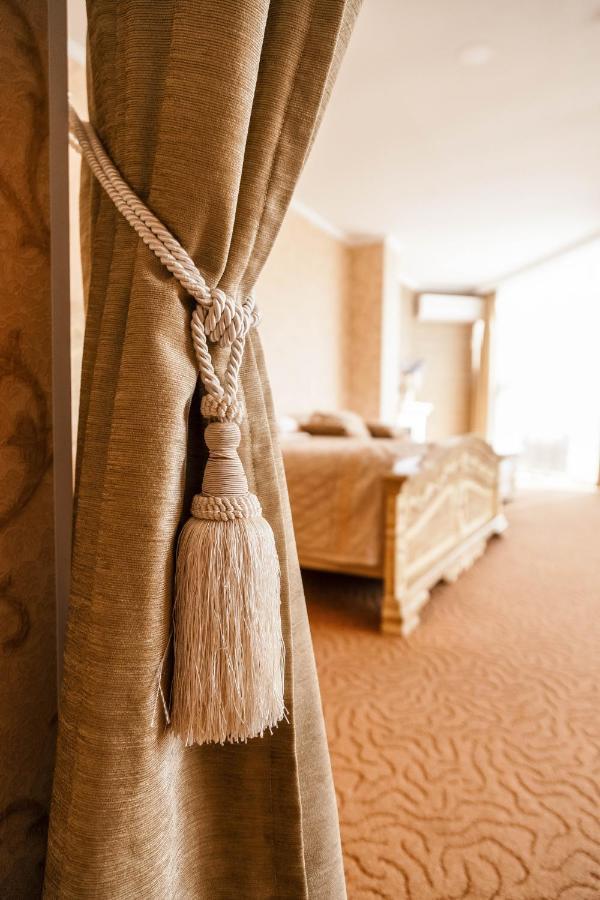 Golden Palace Aktau  Extérieur photo