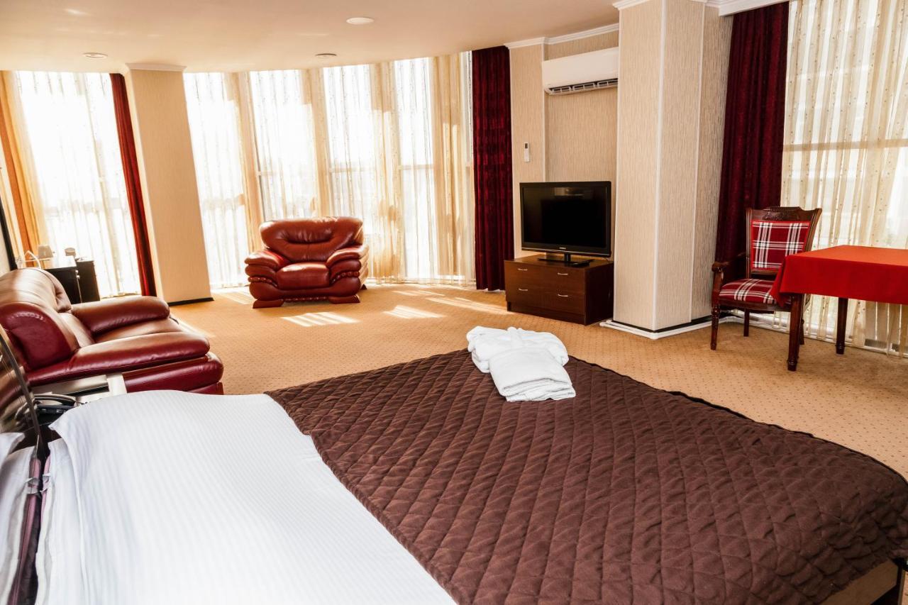 Golden Palace Aktau  Extérieur photo